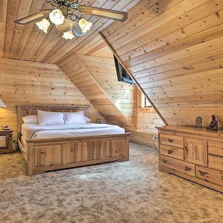 Rustic Duck Creek Village Cabin With Fire Pit! Extérieur photo