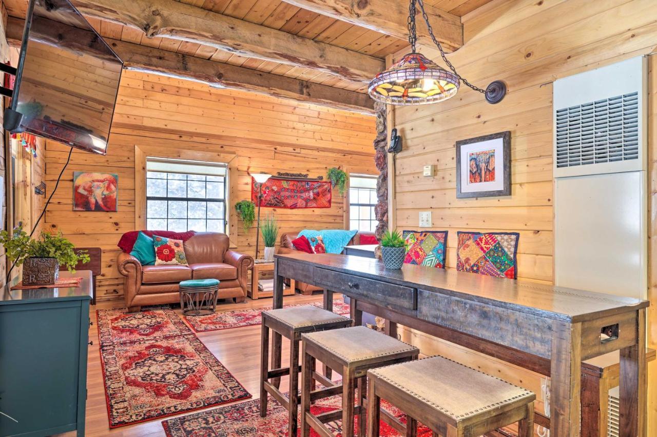 Rustic Duck Creek Village Cabin With Fire Pit! Extérieur photo