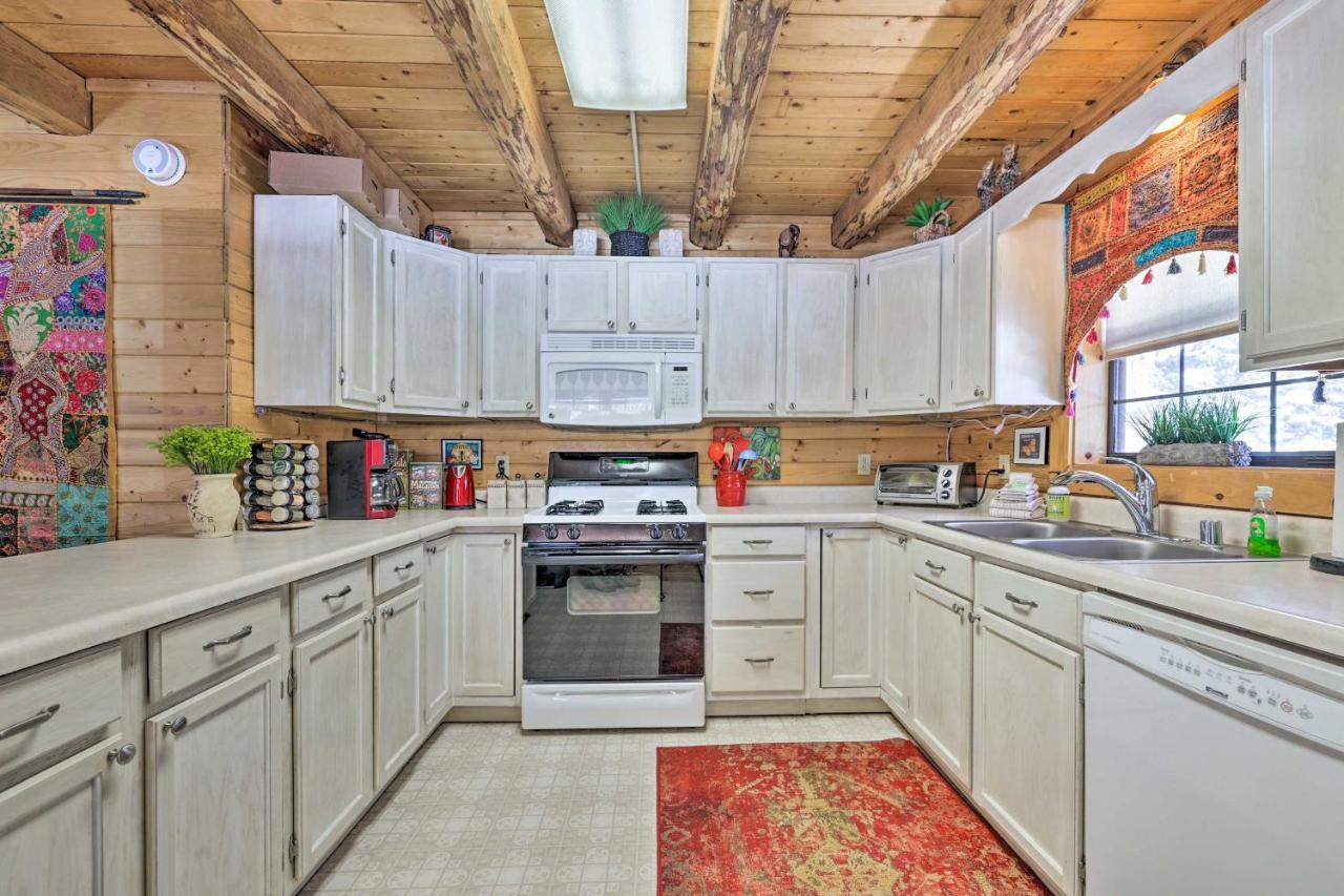 Rustic Duck Creek Village Cabin With Fire Pit! Extérieur photo