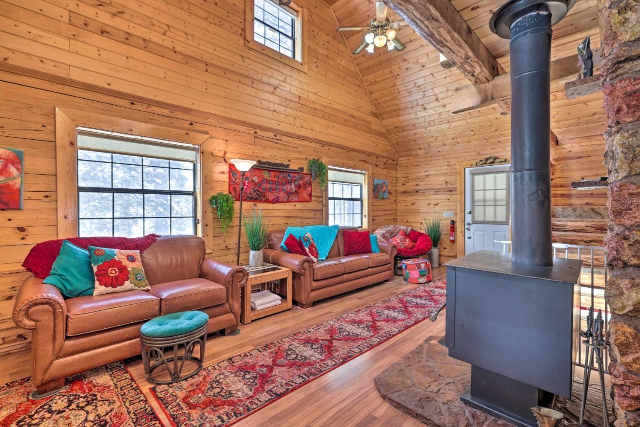 Rustic Duck Creek Village Cabin With Fire Pit! Extérieur photo