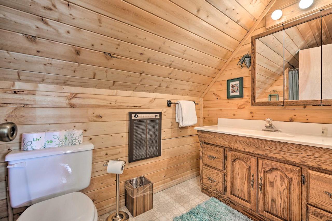 Rustic Duck Creek Village Cabin With Fire Pit! Extérieur photo